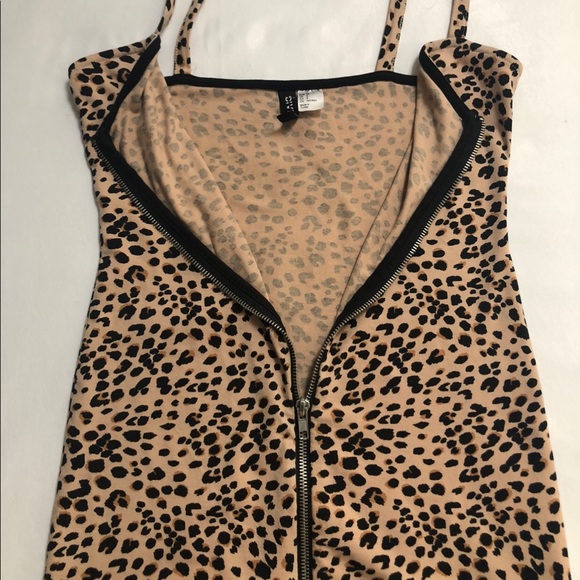 LEOPARD  PRINT DRESS . -NEW No TAG - Picture 3 of 8
